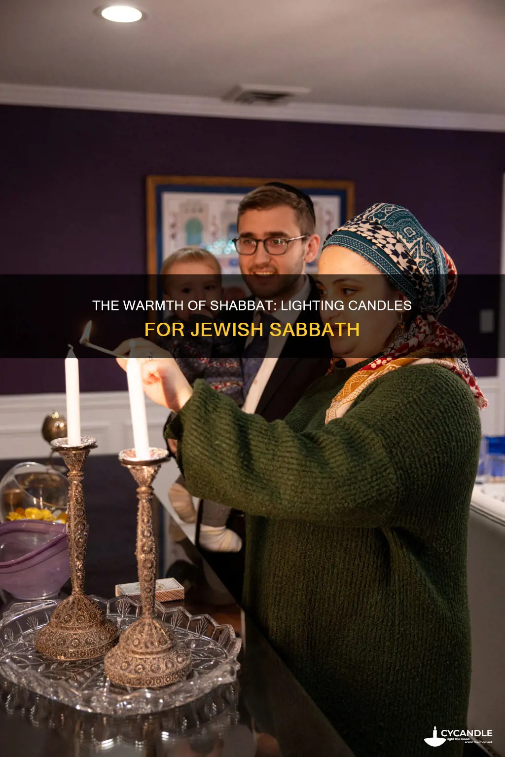 how many candles are lit on the jewish sabbath
